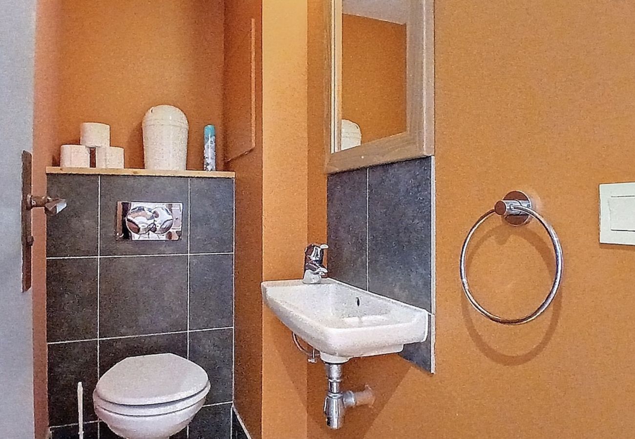 Apartment in Les Menuires - (1.404) Les Ménuires 3 Vallées pied de piste