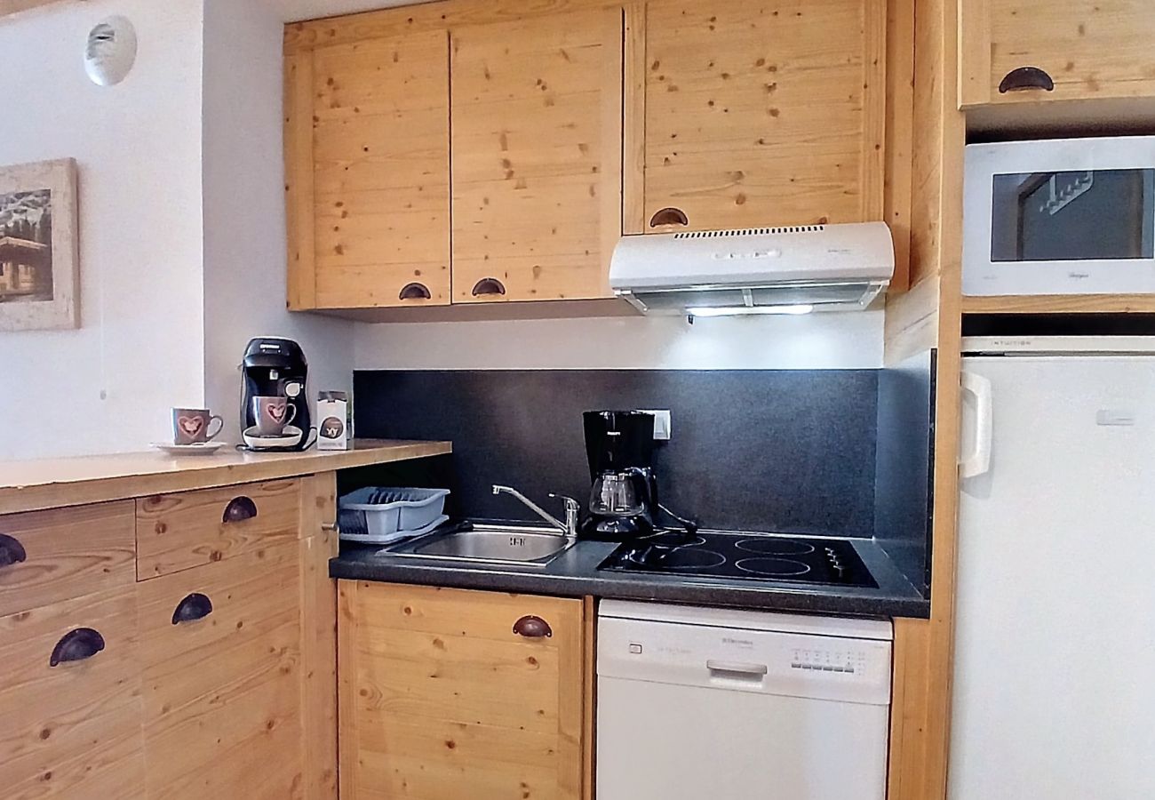 Apartment in Les Menuires - (1.404) Les Ménuires 3 Vallées pied de piste