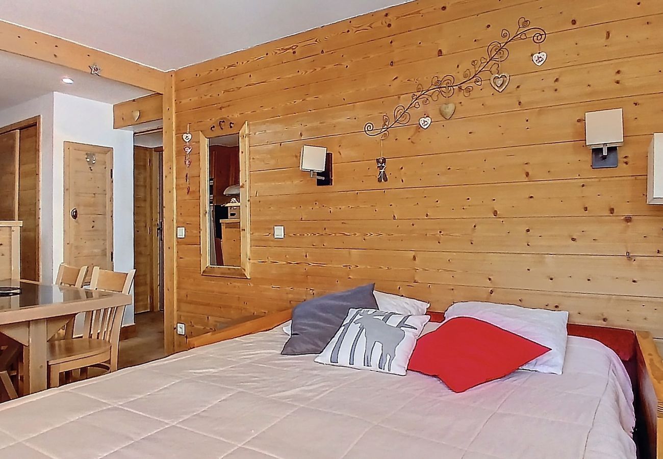 Apartment in Les Menuires - (1.404) Les Ménuires 3 Vallées pied de piste