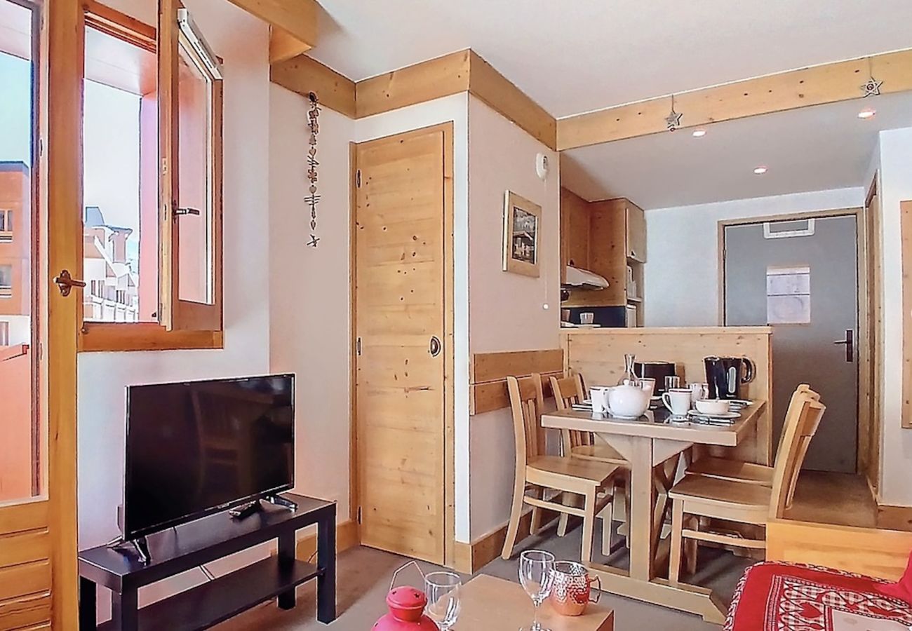 Apartment in Les Menuires - (1.404) Les Ménuires 3 Vallées pied de piste
