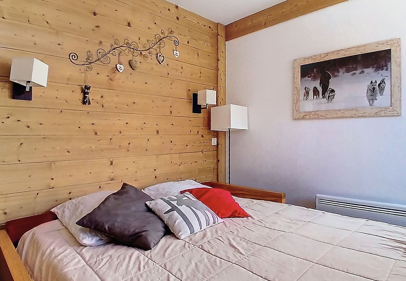 Apartment in Les Menuires - (1.404) Les Ménuires 3 Vallées pied de piste