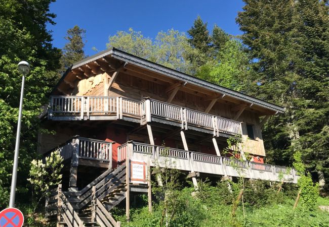  in Le Lioran - Chalet neuf, spa, sauna, terrasses Sud