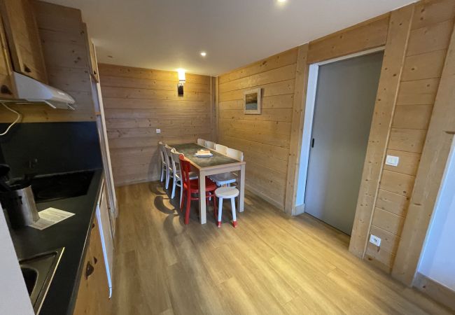 Apartment in Les Menuires - ACONIT T 4