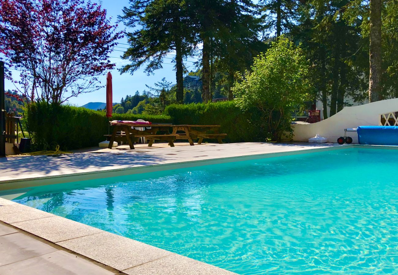 Apartment in Le Lioran - Appartement avec piscine - 6 personnes