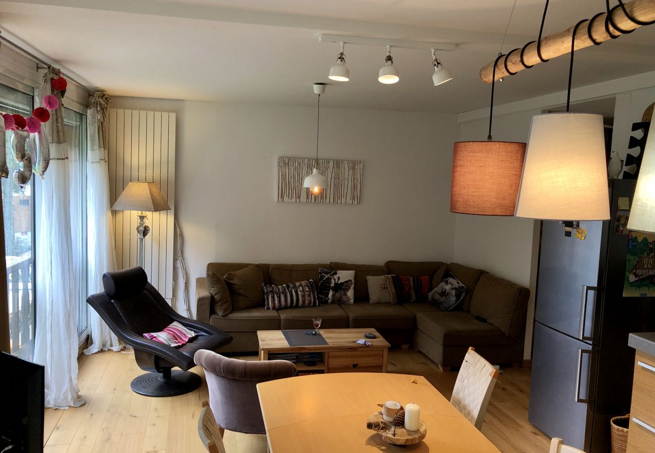 Apartment in Le Lioran - Appartement avec piscine - 6 personnes