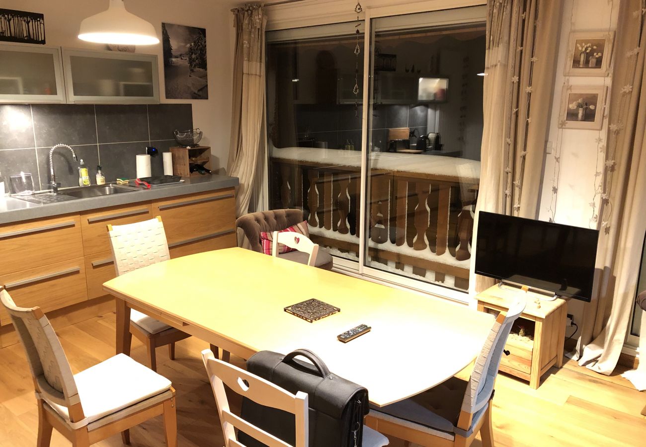 Apartment in Le Lioran - Appartement avec piscine - 6 personnes