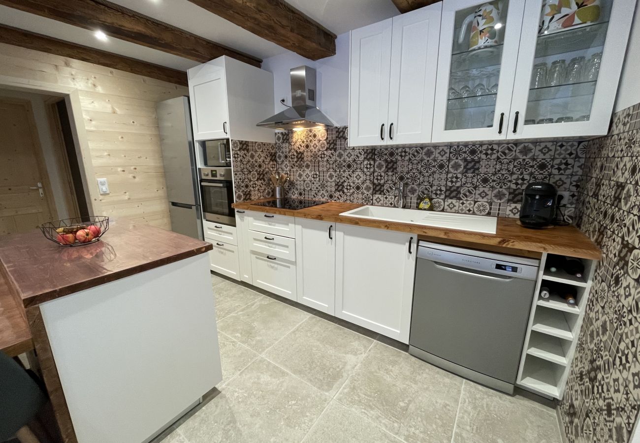 House in Laveissière - Maison de campagne à Chambeuil