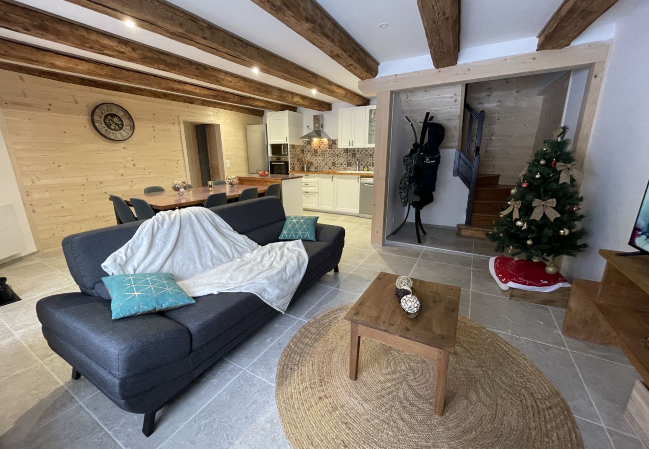 House in Laveissière - Maison de campagne à Chambeuil