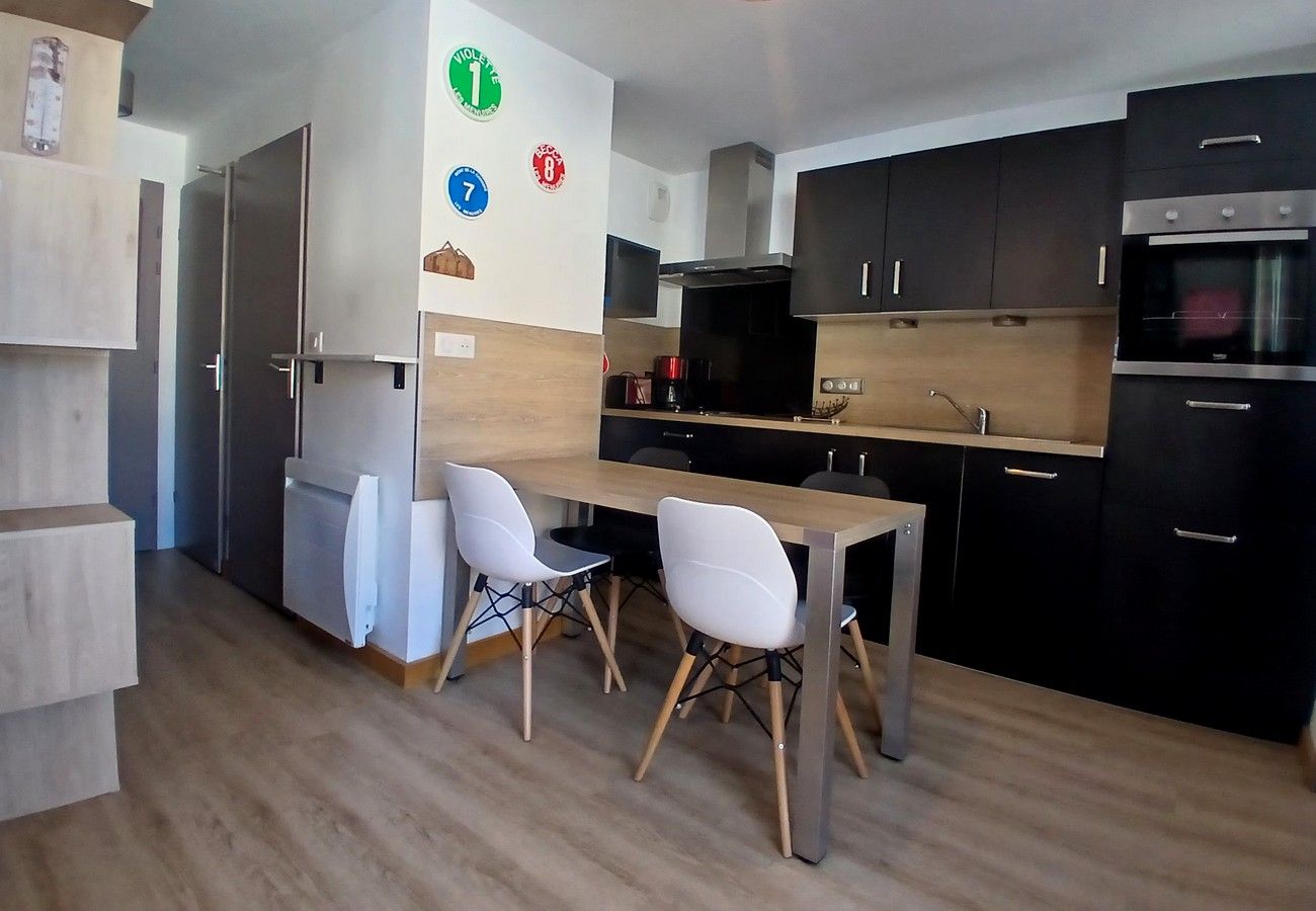 Studio in Les Menuires - (10.2706) Grand studio skis aux pieds Les Menuires