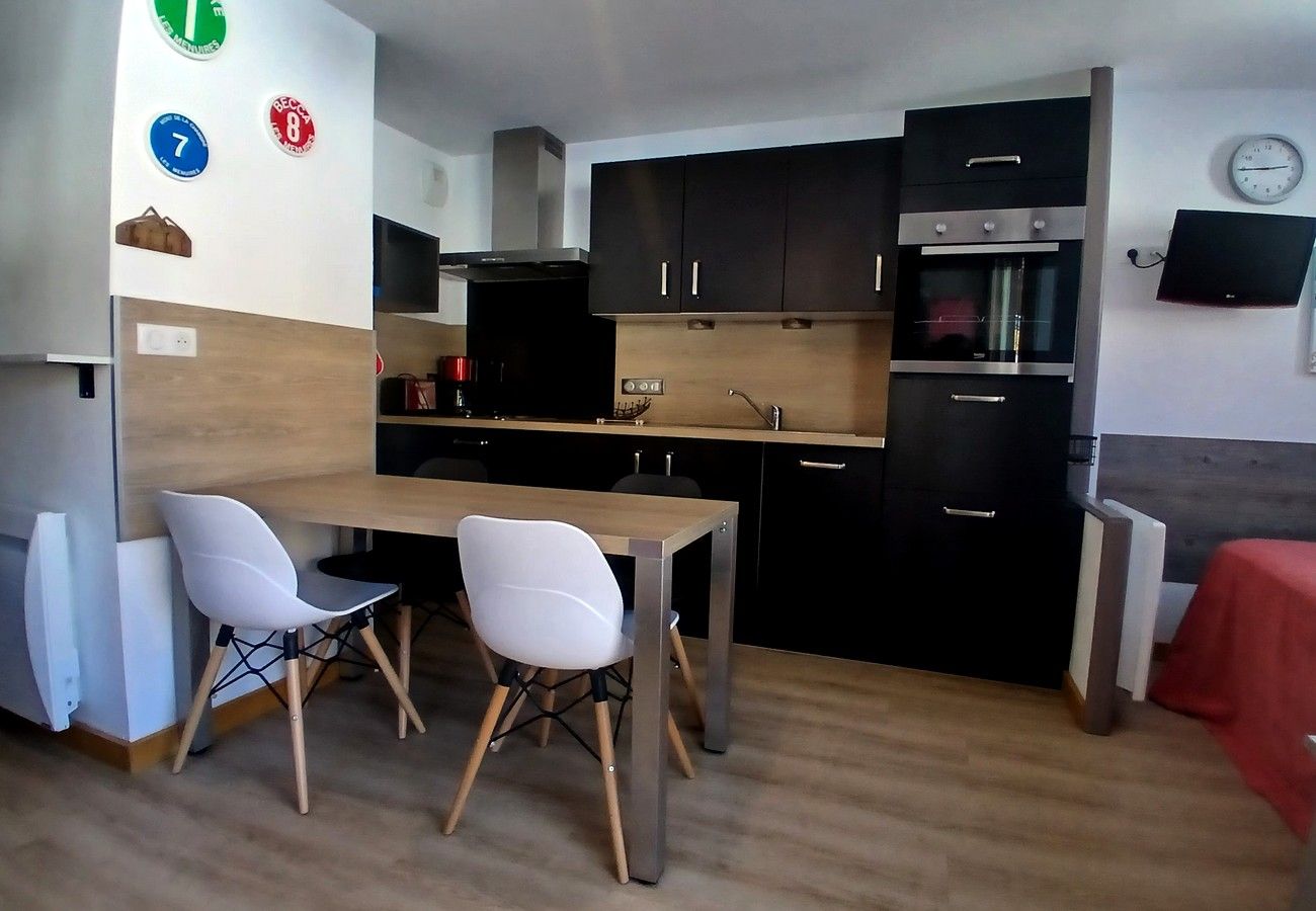 Studio in Les Menuires - (10.2706) Grand studio skis aux pieds Les Menuires