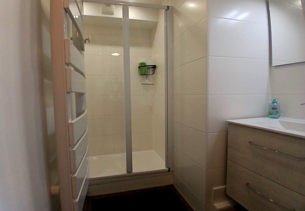 Studio in Les Menuires - (10.2706) Grand studio skis aux pieds Les Menuires
