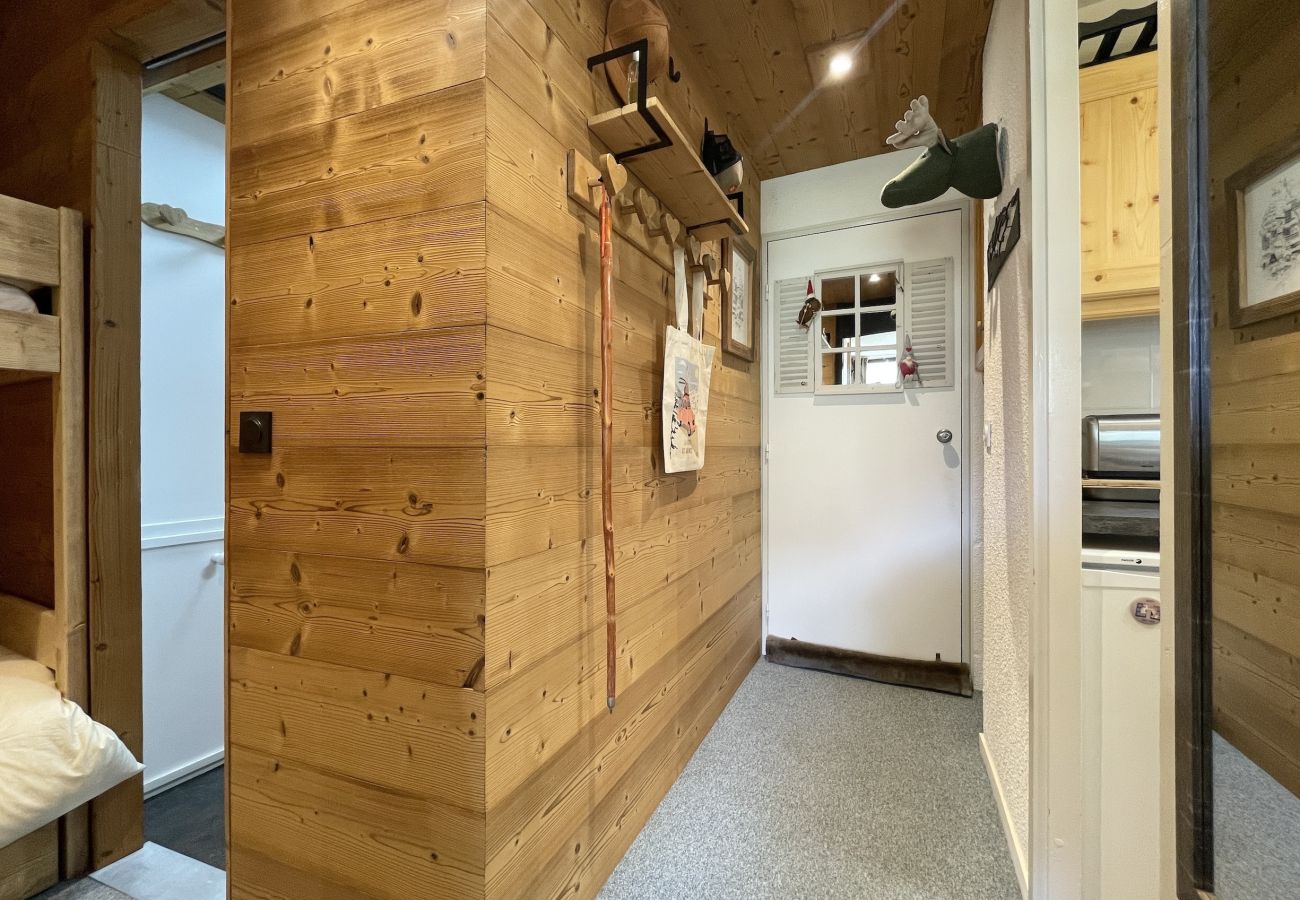 Apartment in Les Menuires - (19.127) T2 + coin nuit  style Chalet 3 Vallées