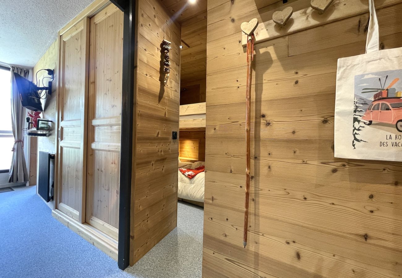 Apartment in Les Menuires - (19.127) T2 + coin nuit  style Chalet 3 Vallées