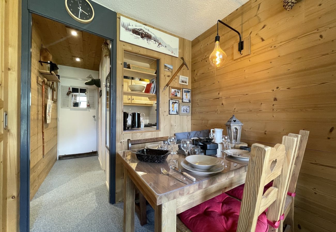 Apartment in Les Menuires - (19.127) T2 + coin nuit  style Chalet 3 Vallées