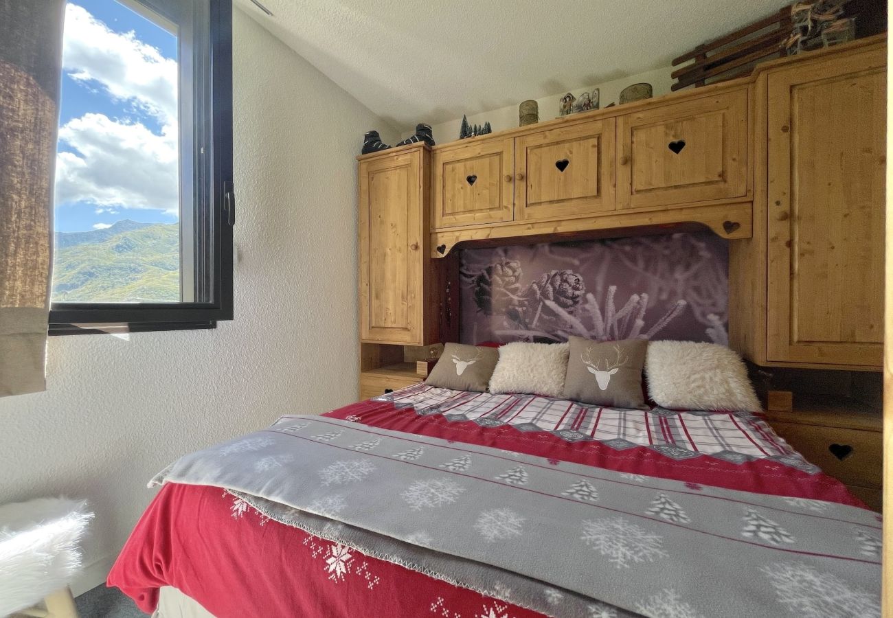 Apartment in Les Menuires - (19.127) T2 + coin nuit  style Chalet 3 Vallées