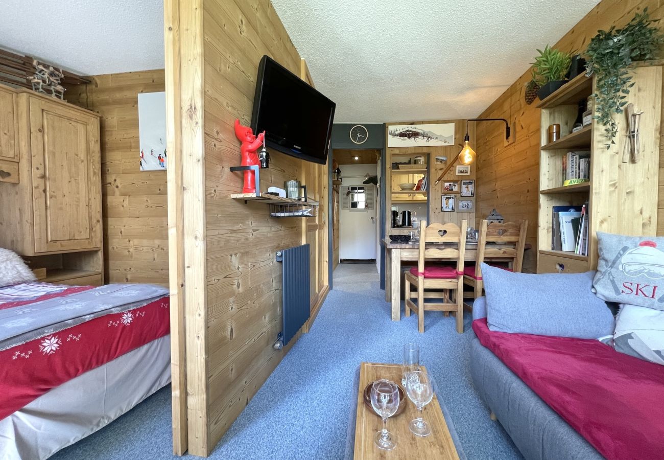 Apartment in Les Menuires - (19.127) T2 + coin nuit  style Chalet 3 Vallées