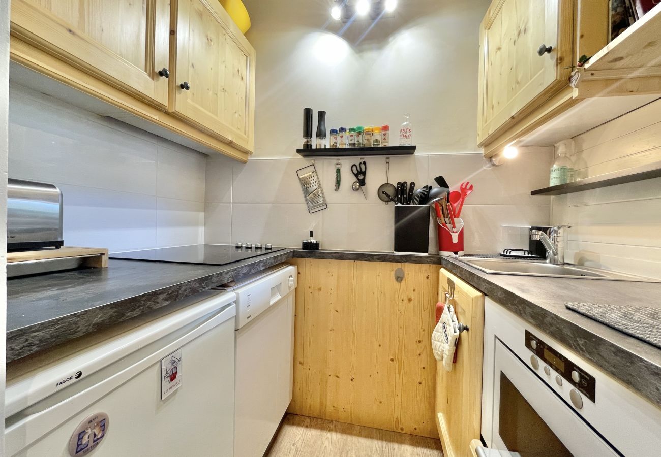 Apartment in Les Menuires - (19.127) T2 + coin nuit  style Chalet 3 Vallées