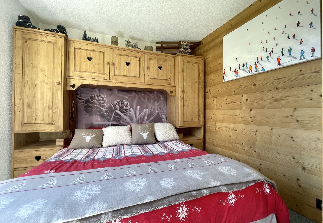 Apartment in Les Menuires - (19.127) T2 + coin nuit  style Chalet 3 Vallées