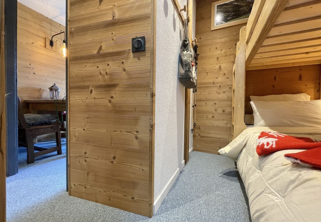 Apartment in Les Menuires - (19.127) T2 + coin nuit  style Chalet 3 Vallées