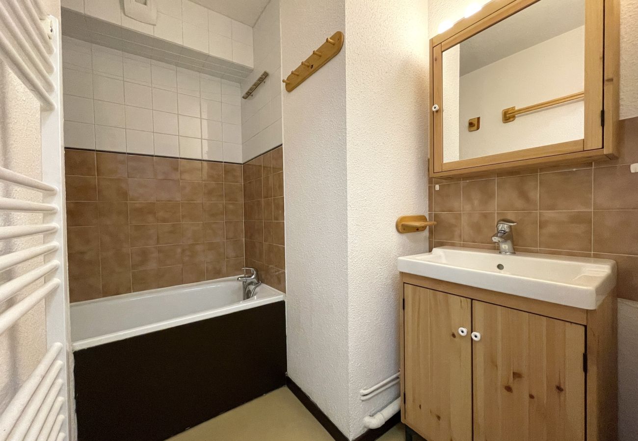 Apartment in Les Menuires - (SK.1111) T2 + CM Ski Soleil Menuires