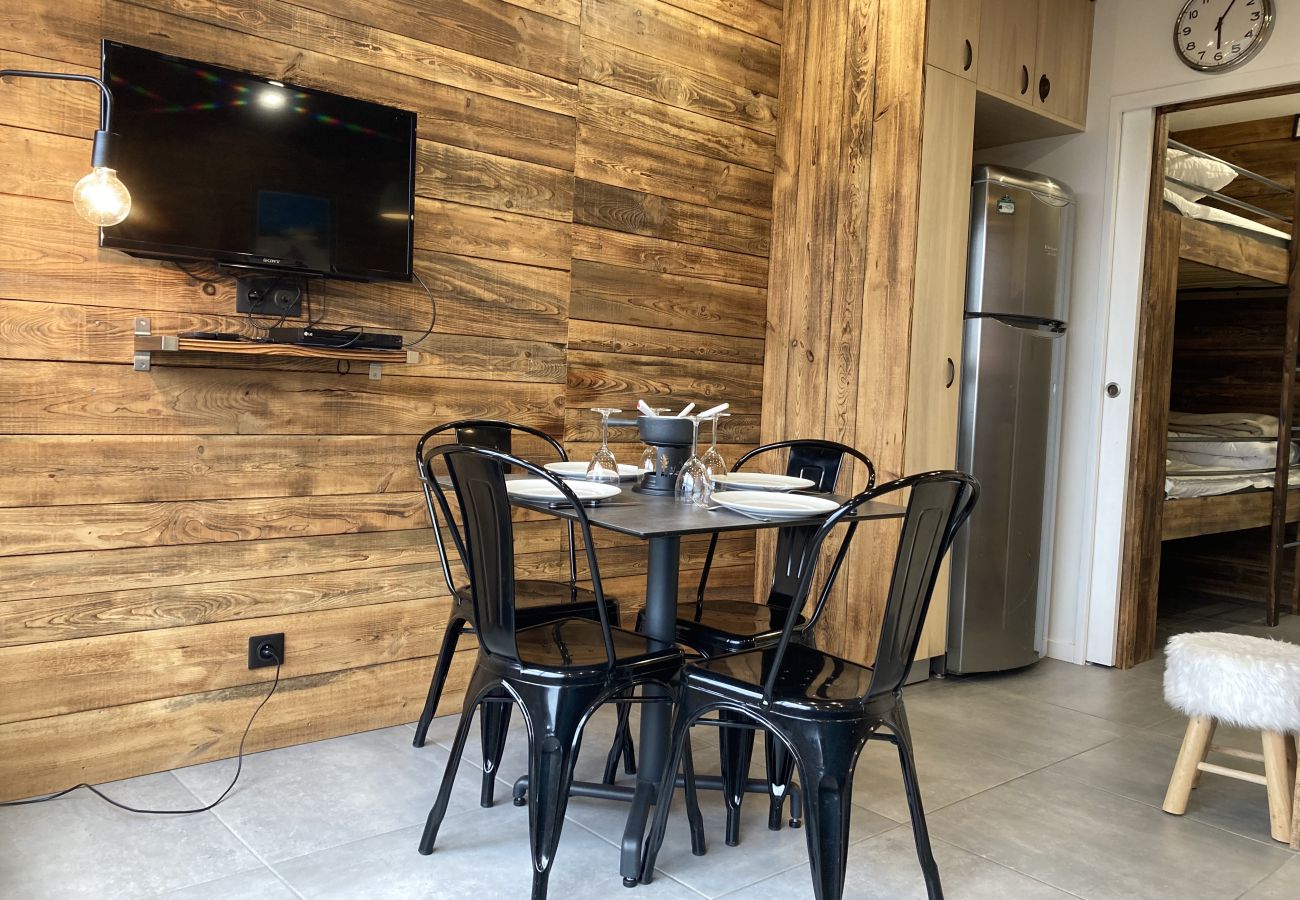 Studio in Le Lioran - Studio cosy dans la tour Sumene