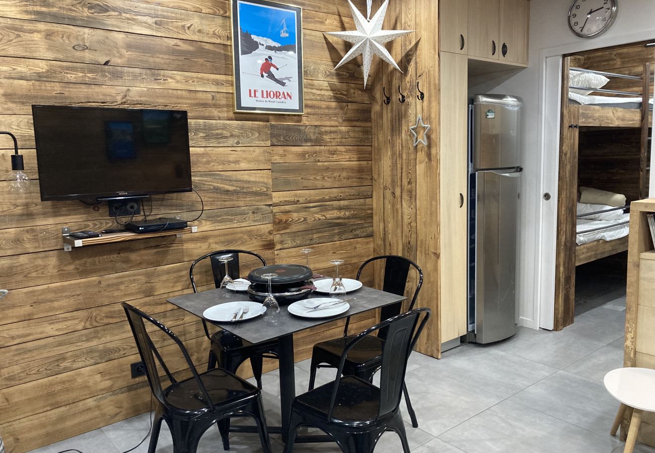 Studio in Le Lioran - Studio cosy dans la tour Sumene