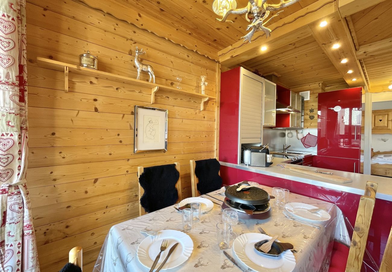 Apartment in Les Menuires - (SO.206) Grand 2 pièces style chalet Les Menuiress