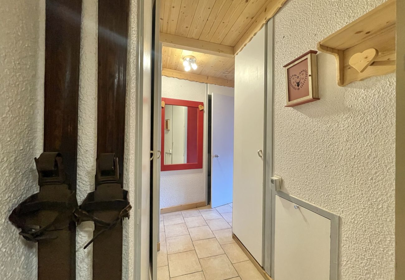 Apartment in Les Menuires - (SO.206) Grand 2 pièces style chalet Les Menuiress