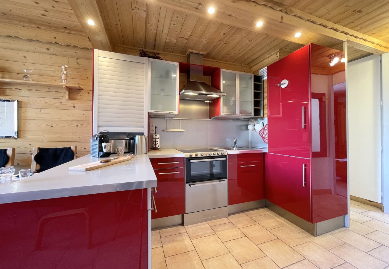 Apartment in Les Menuires - (SO.206) Grand 2 pièces style chalet Les Menuiress