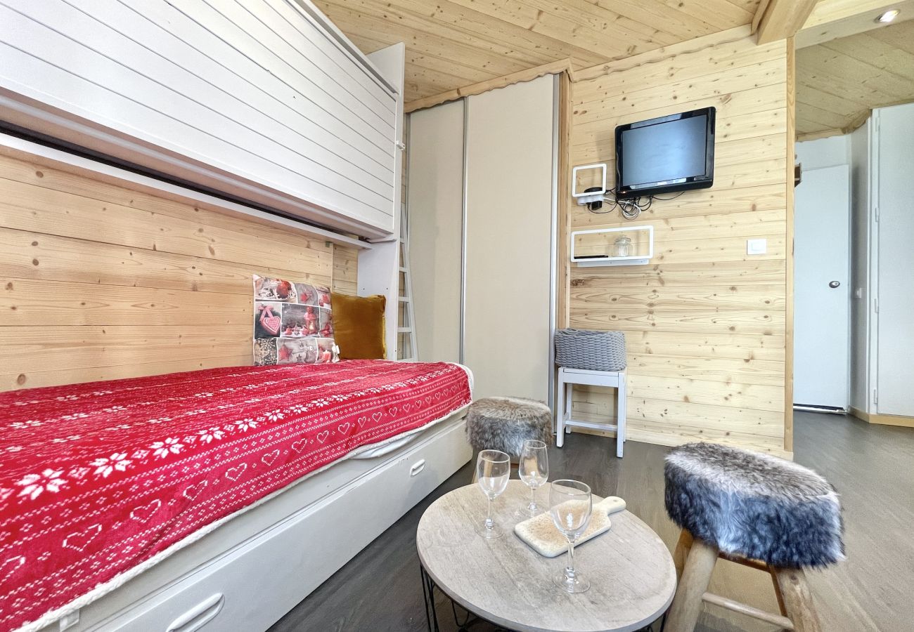 Studio in Les Menuires -  Studio Altitude 1850 – Skis aux pieds – L
