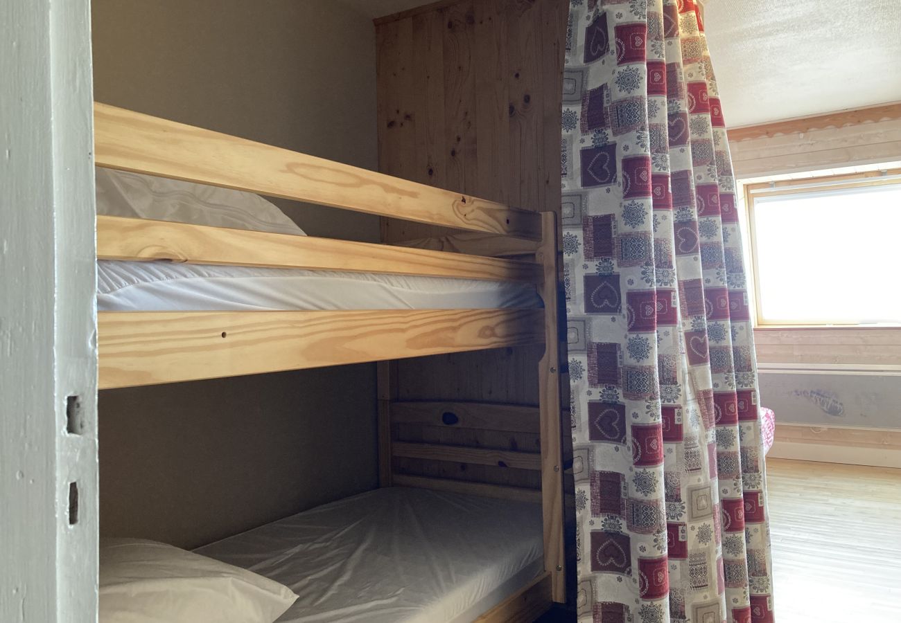 Studio in Saint-Jacques-des-Blats - Studio montagne à Altitude 1500