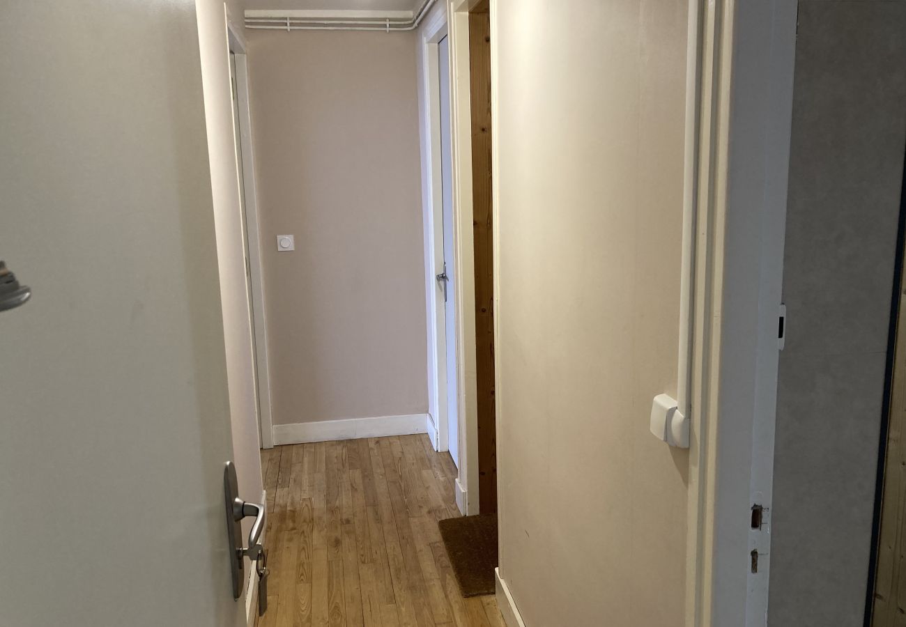 Studio in Saint-Jacques-des-Blats - Studio montagne à Altitude 1500