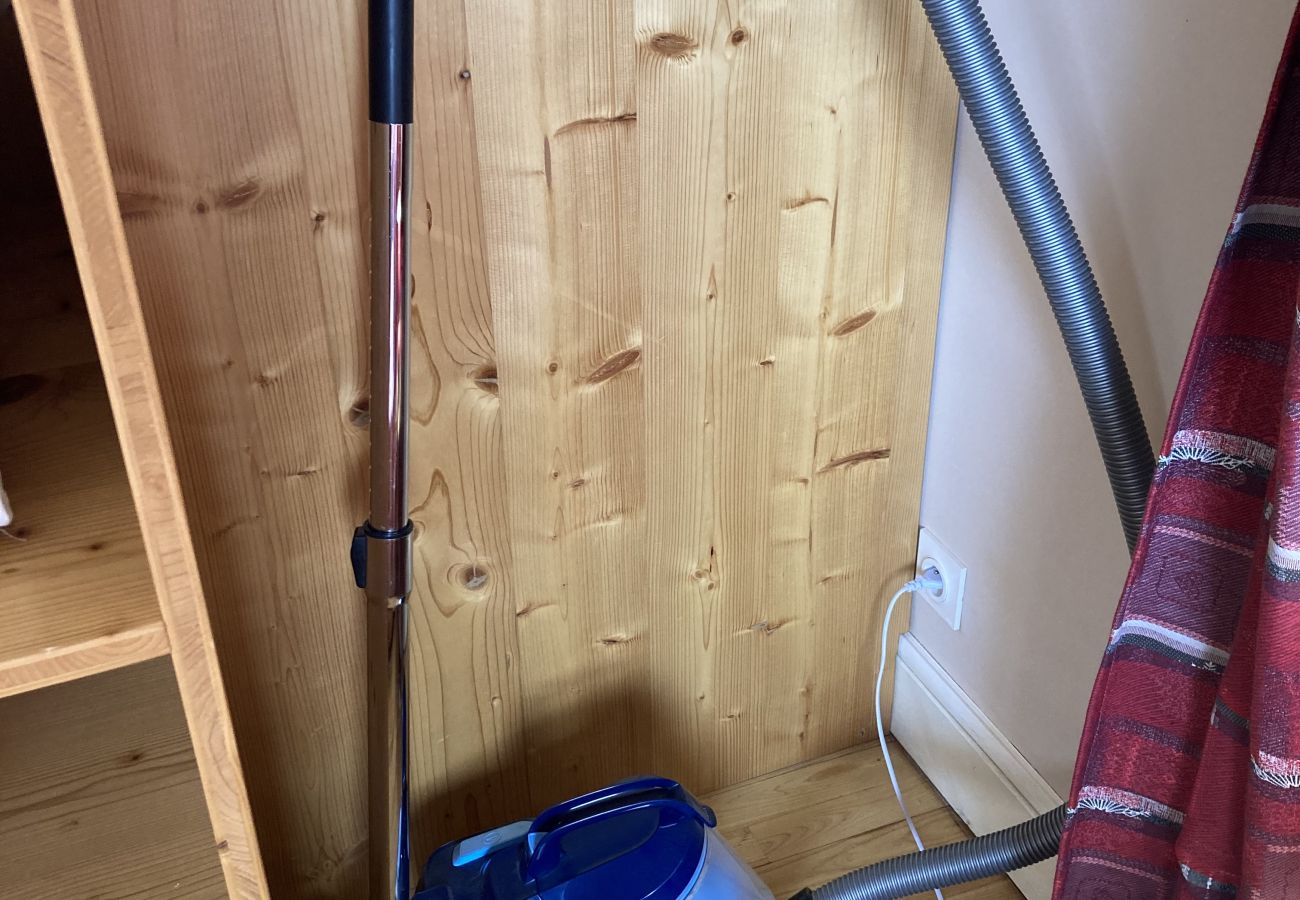 Studio in Saint-Jacques-des-Blats - Studio montagne à Altitude 1500