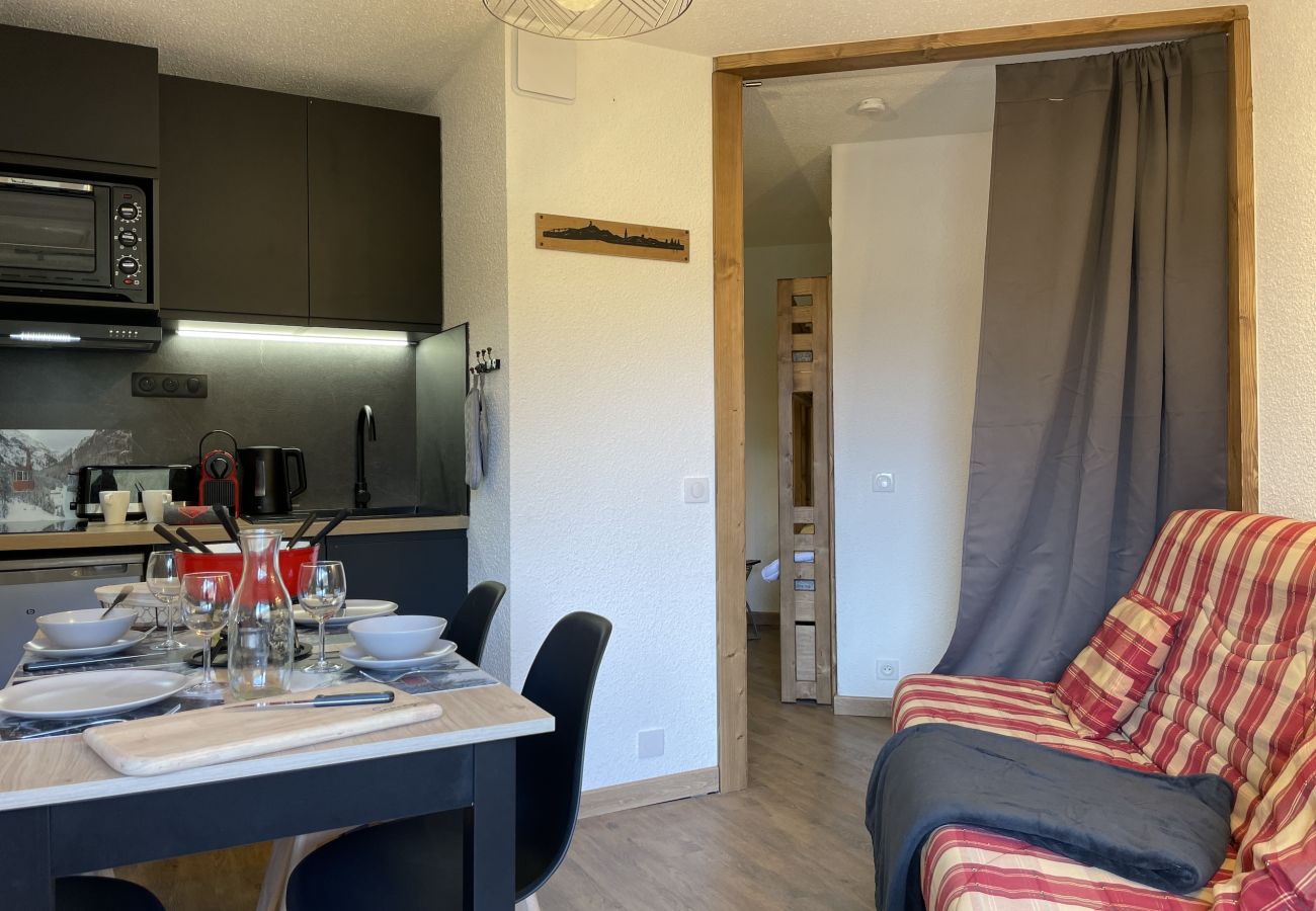 Apartment in Les Menuires - (CI.55) 2 pièces coin montagne Sud skis aux pieds