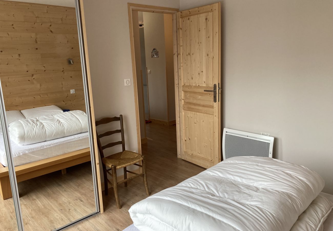 Apartment in Le Lioran - 2 chambres chalet Aiguillon R-1G