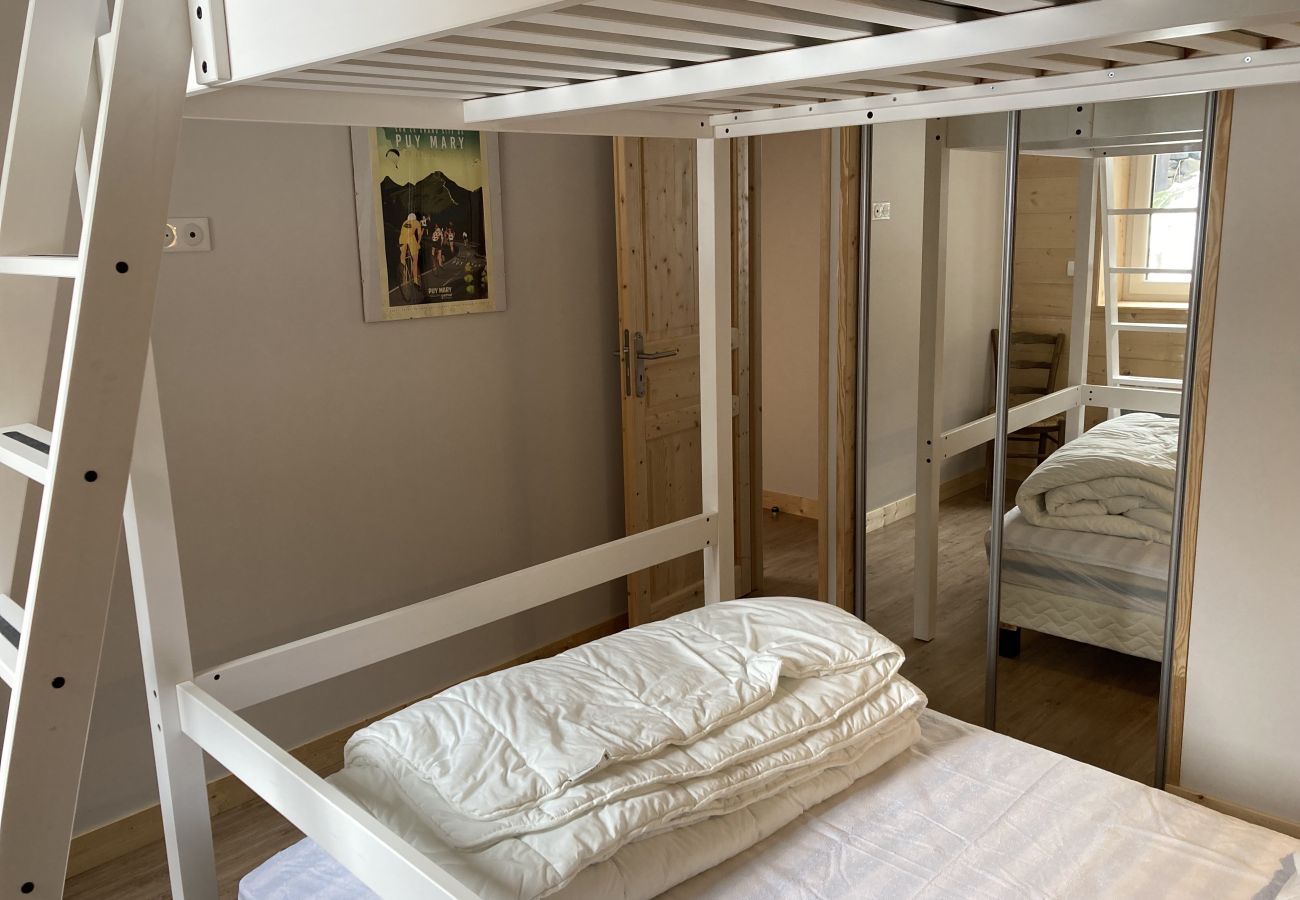 Apartment in Le Lioran - 2 chambres chalet Aiguillon R-1G