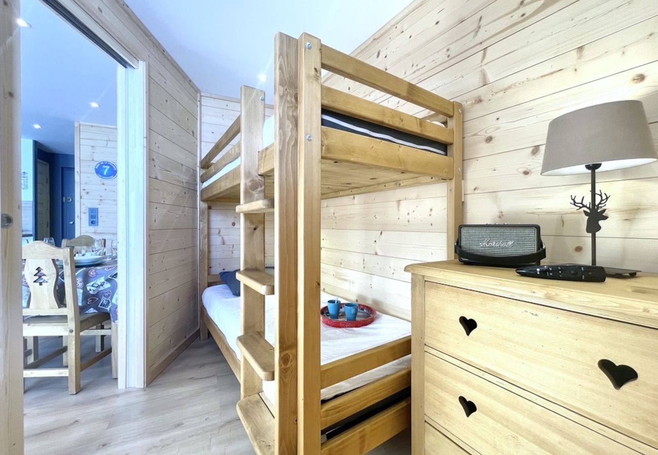 Apartment in Les Menuires - (SO.414) T2 skis aux pieds  3 Vallées parking WIFI