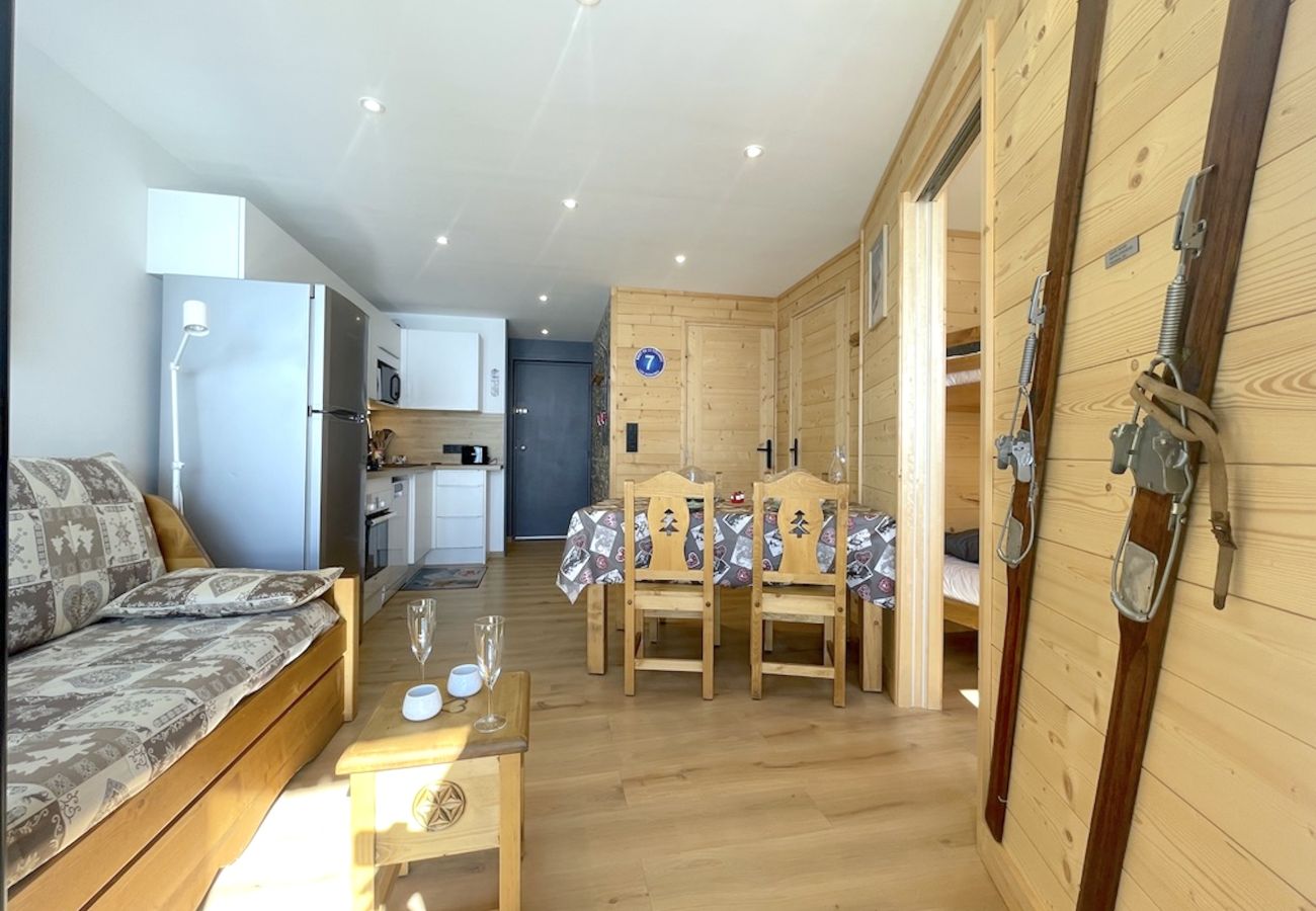 Apartment in Les Menuires - (SO.414) T2 skis aux pieds  3 Vallées parking WIFI