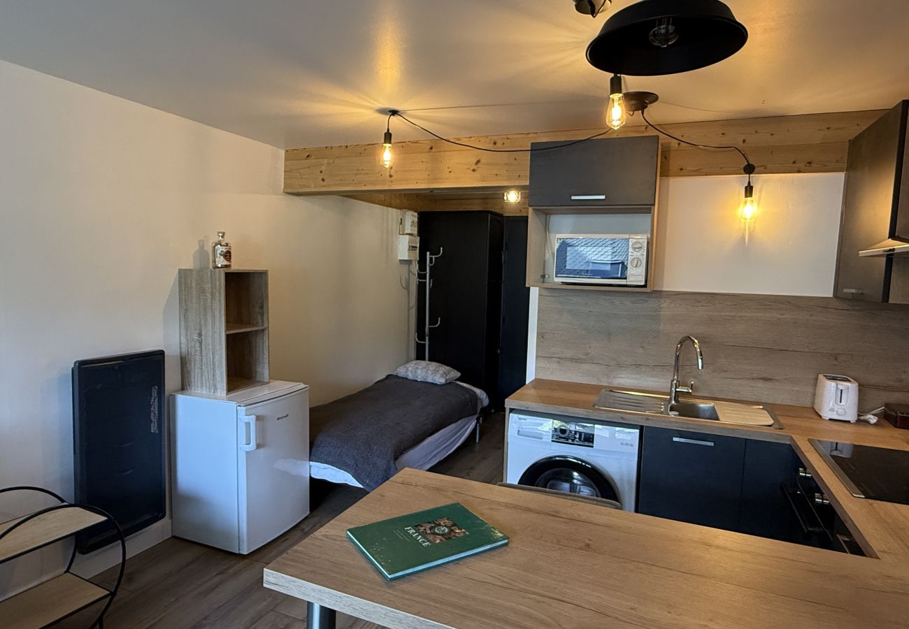 Apartment in Le Lioran - Studio Montagne chic  centre station