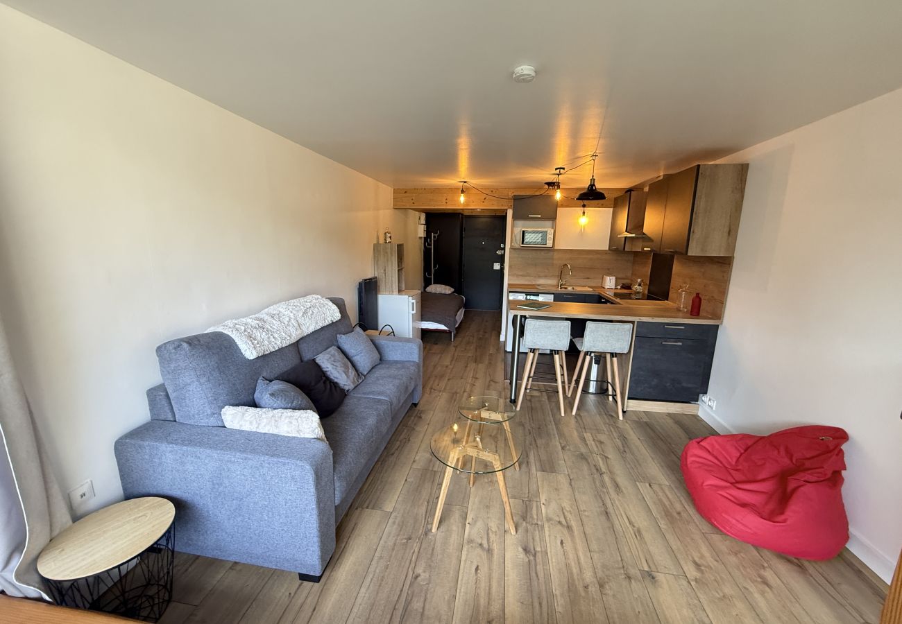 Apartment in Le Lioran - Studio Montagne chic  centre station