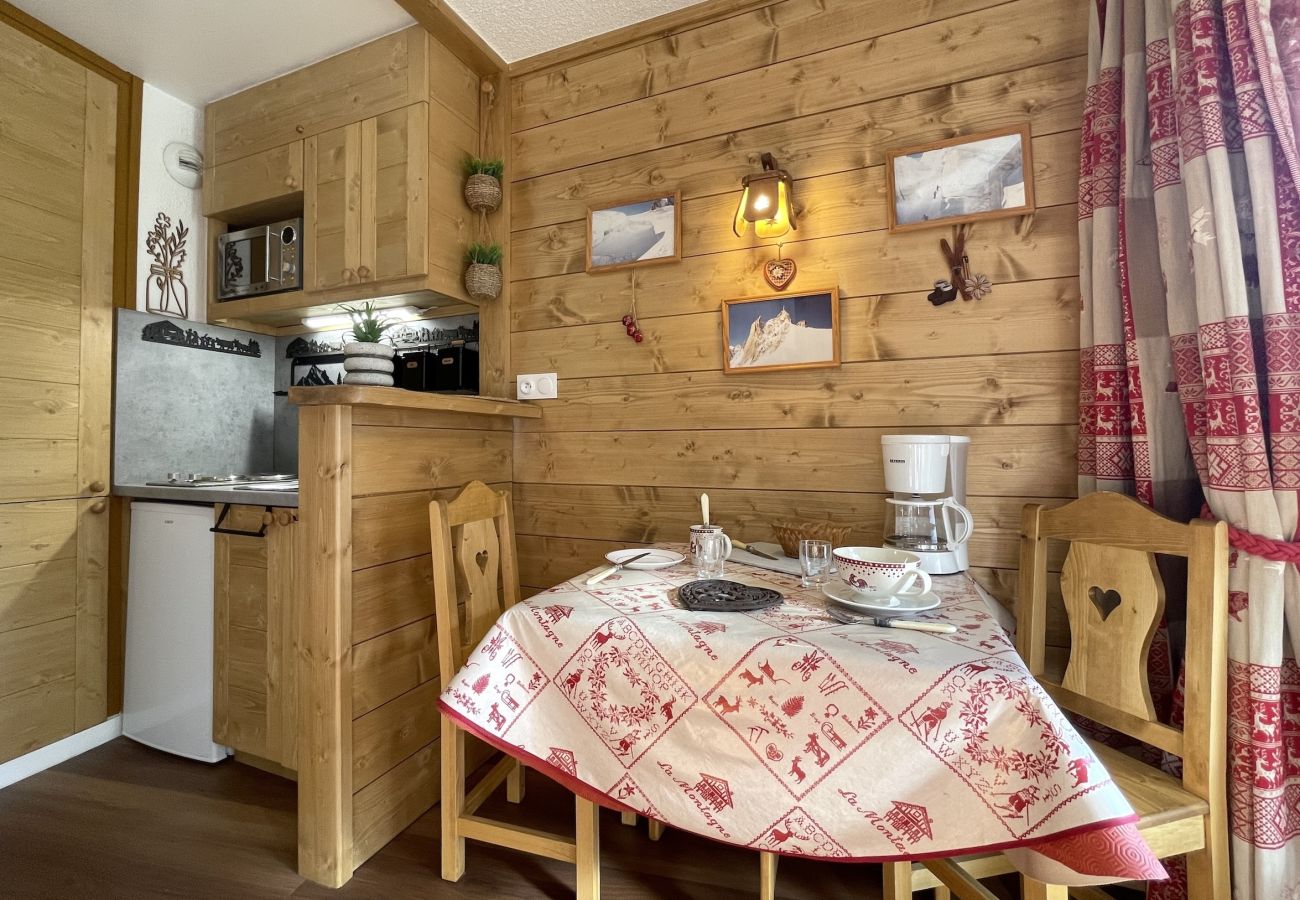 Studio in Les Menuires - (SO.317) Studio esprit alpin, skis aux pieds, Les