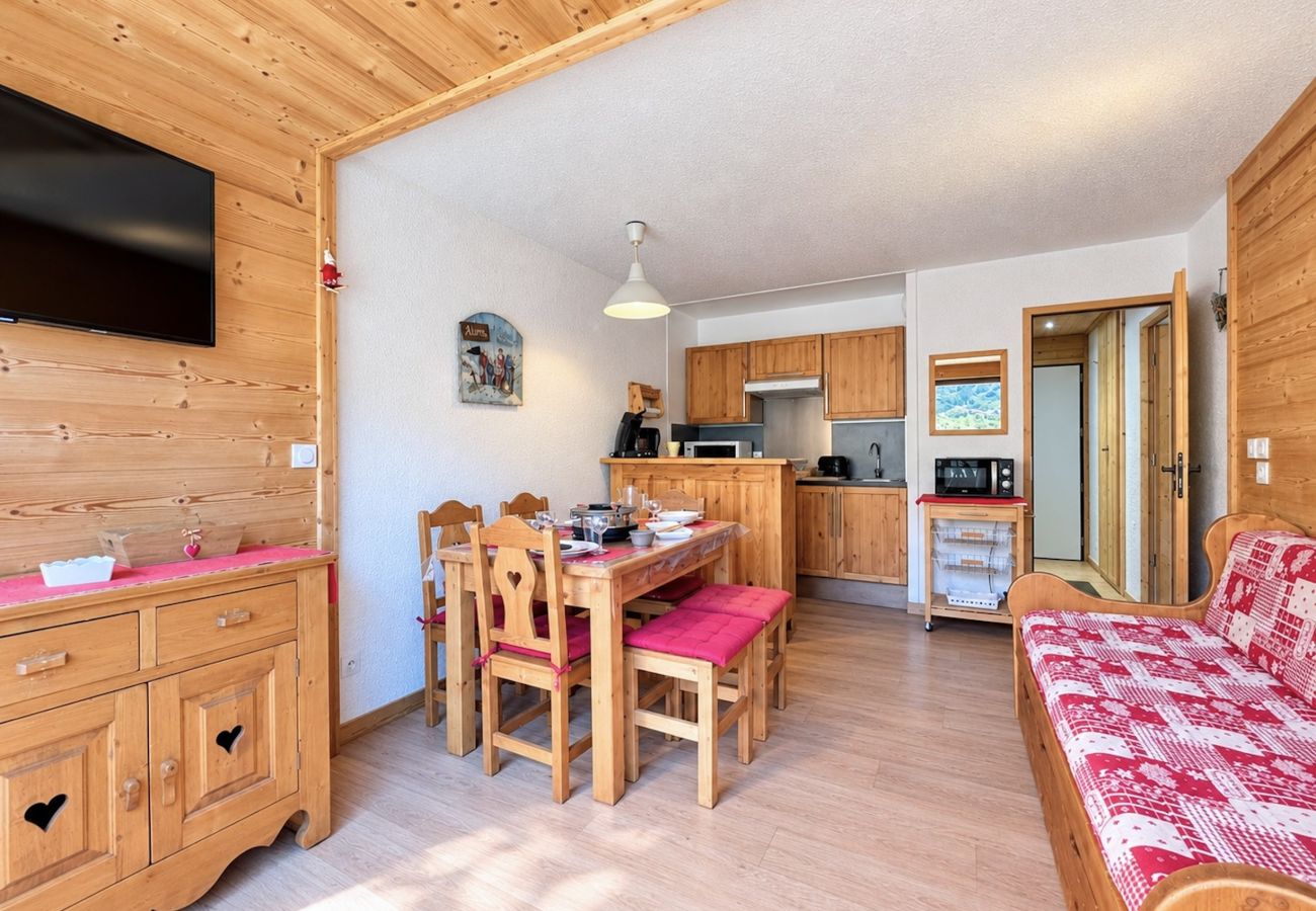 Apartment in Les Menuires - (BZ.55) 2 pièces vue montagne, skis aux pieds