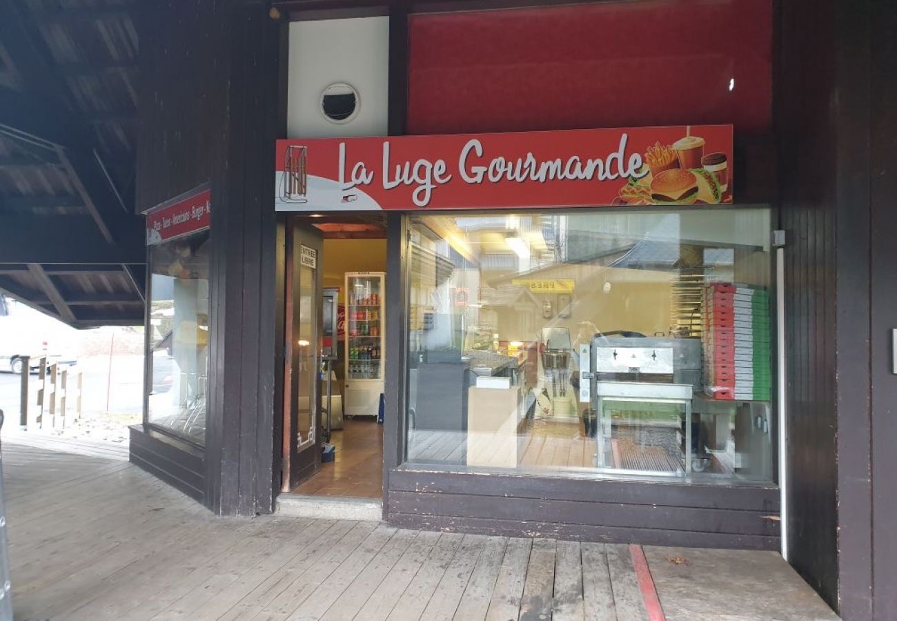 Business lease transfer in Laveissière - Local commercial Pizza Traiteur