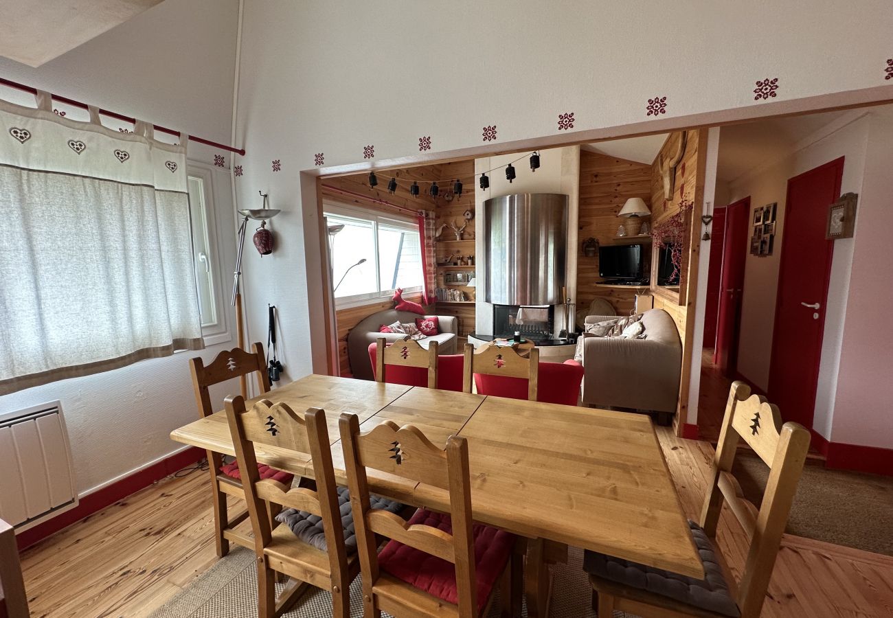 Apartment in Le Lioran - Appartement spacieux avec cheminée