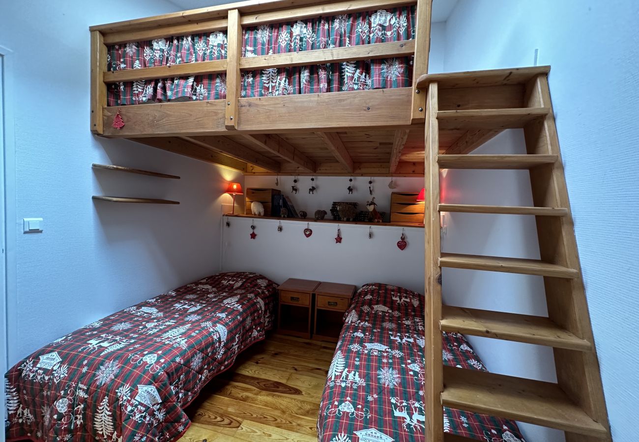 Apartment in Le Lioran - Appartement spacieux avec cheminée