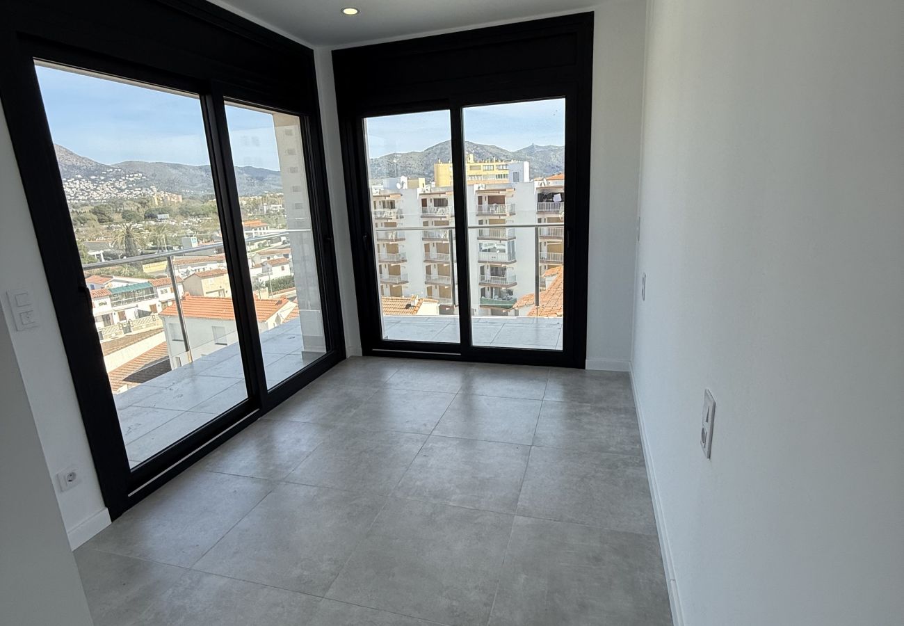 Apartment in Rosas / Roses - Duplex punta Llevant de gauche