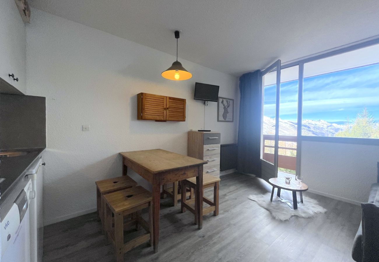 Studio in Les Menuires - Studio + coin montagne Les MENUIRES skis aux pieds
