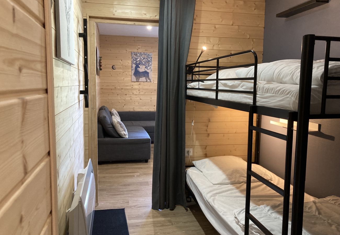 Apartment in Le Lioran - Appartement cosy à la résidence le rocher du cerf