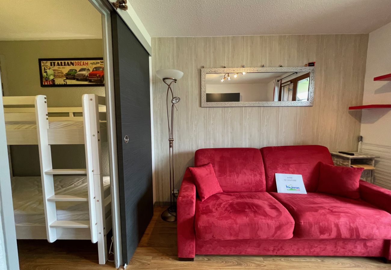 Studio in Le Lioran - Superbe studio centre station, vue pistes