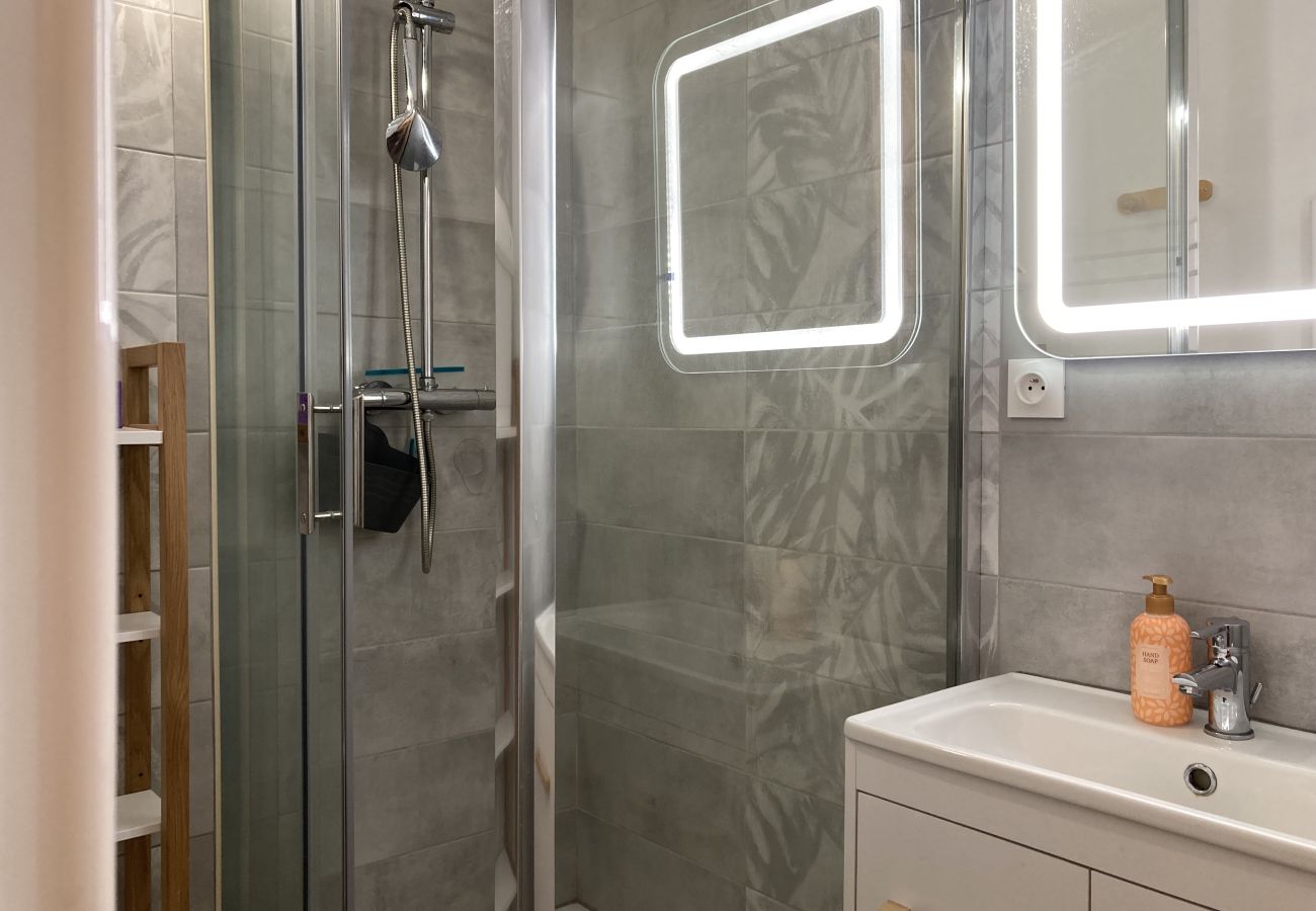 Apartment in Le Lioran - Deux chambres avec terrasse aux cristallines